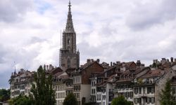 السويد تسجنُ امرأةً متهمة بارتكاب إبادة جماعية في سوريا